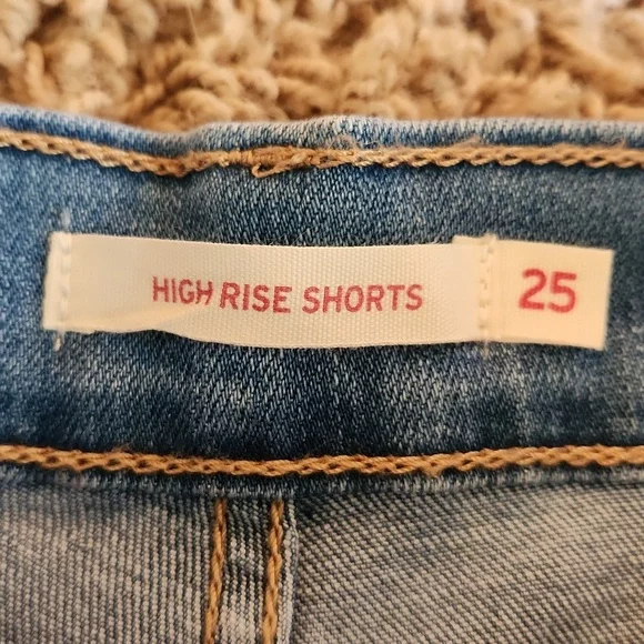 Levis's lightweight distressed jean shorts womans size 25 - Picture 4 of 11